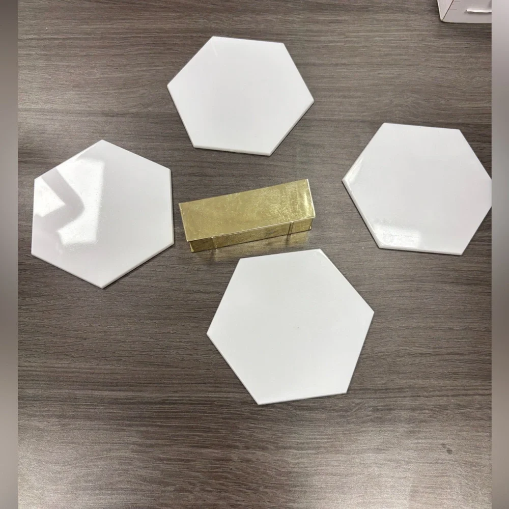 Horizon Dining 4 Hexagonal Coasters with Gold Bee Design and Holder - Picture 6 of 6